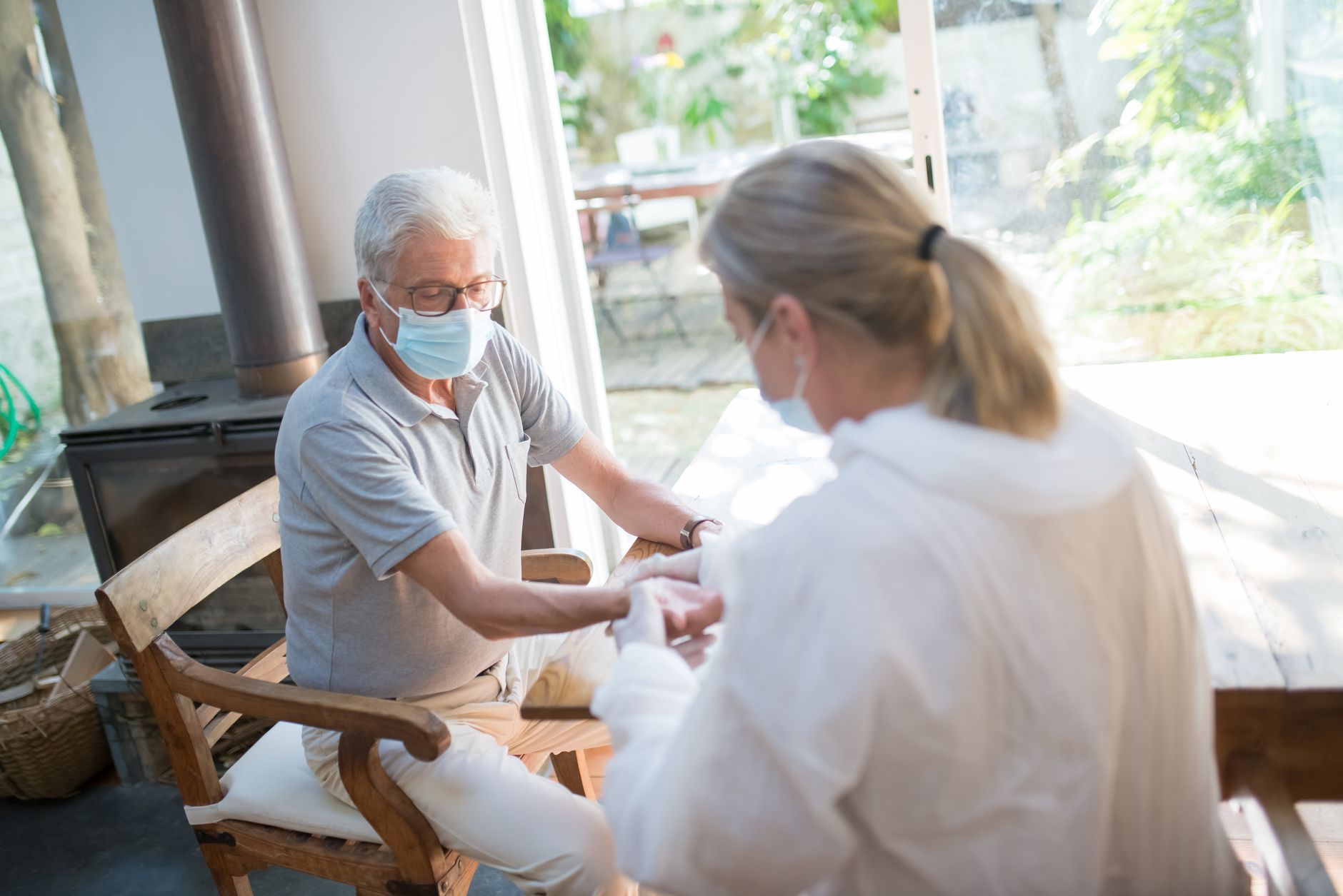 Infirmière à domicile équipe à Paris